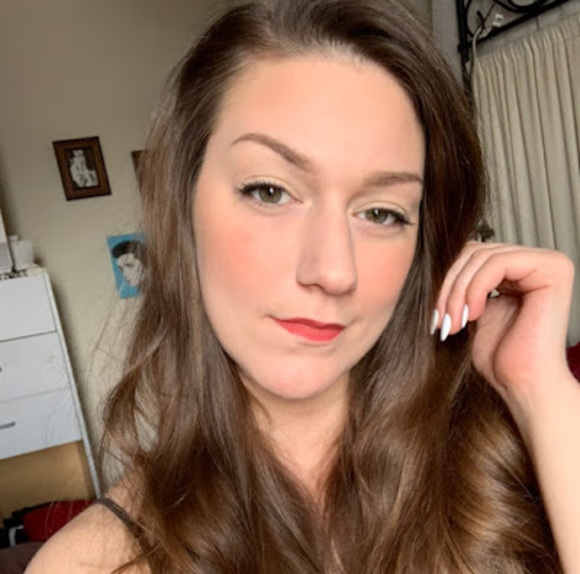 Meet your Posher, Courtney - Picture 1 of 1